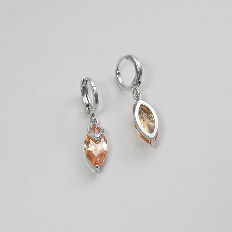 Elipse Gemstone on Huggie