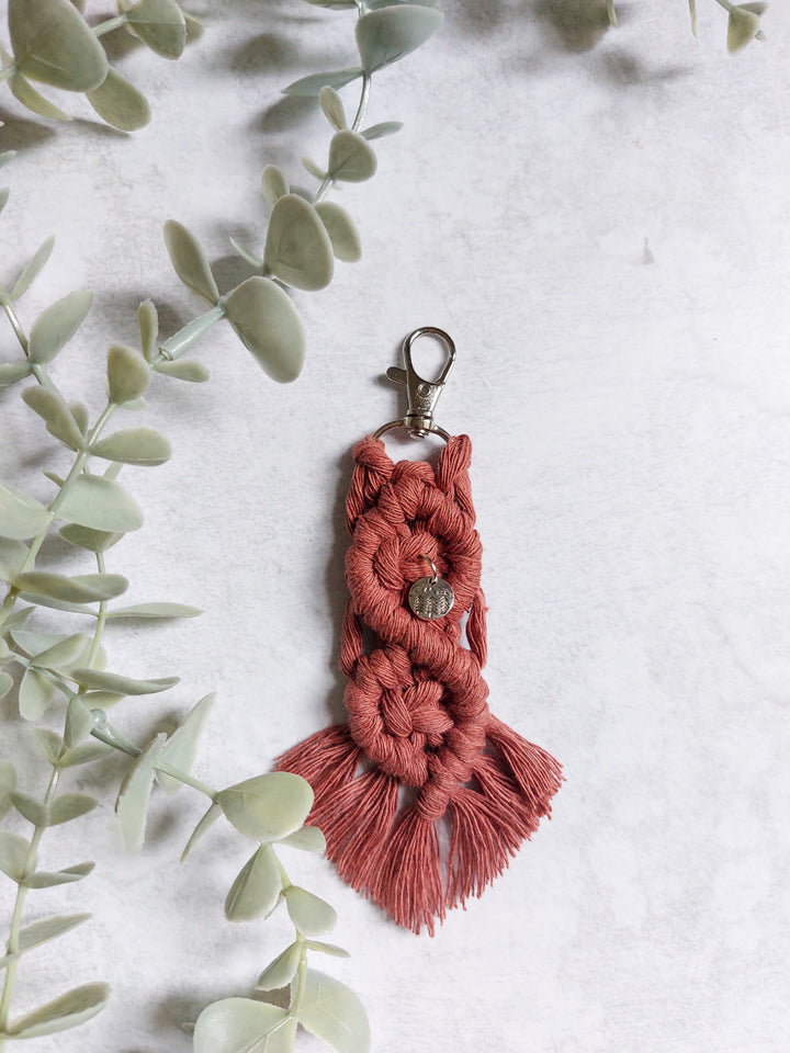 Macramé Keychain With Mountain Charm - Short