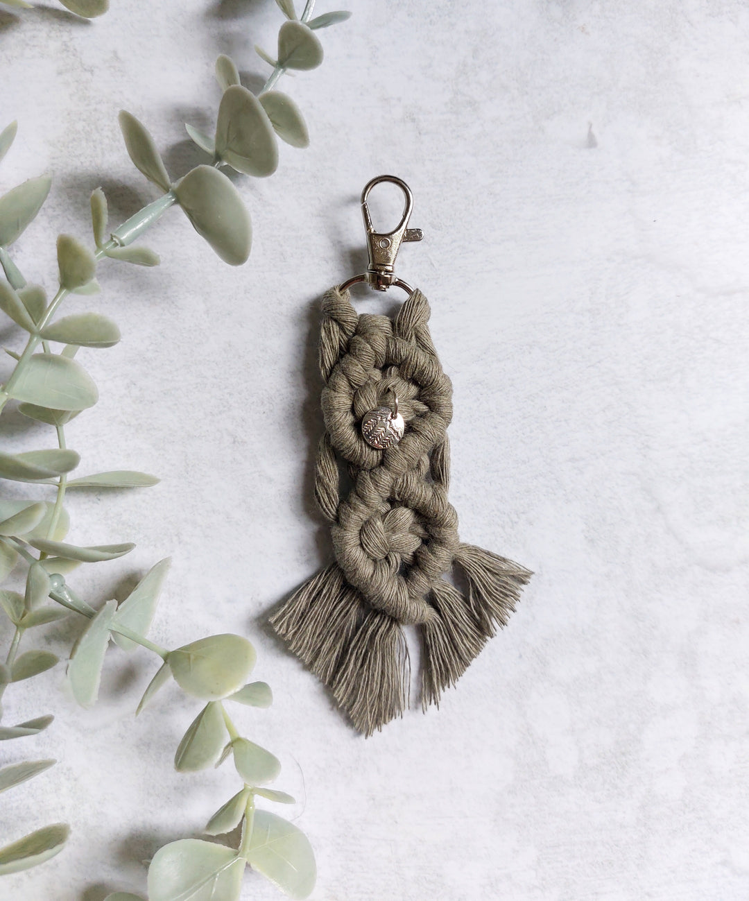 Macramé Keychain With Mountain Charm - Short