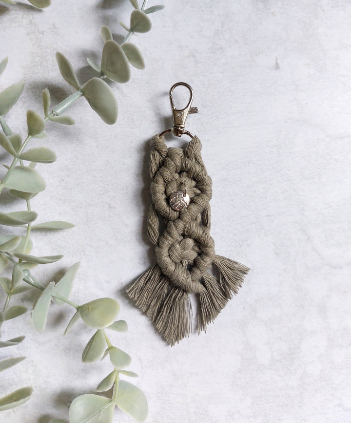 Macramé Keychain With Mountain Charm - Short