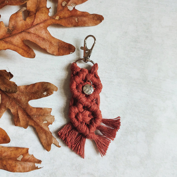 Macramé Keychain With Mountain Charm - Short
