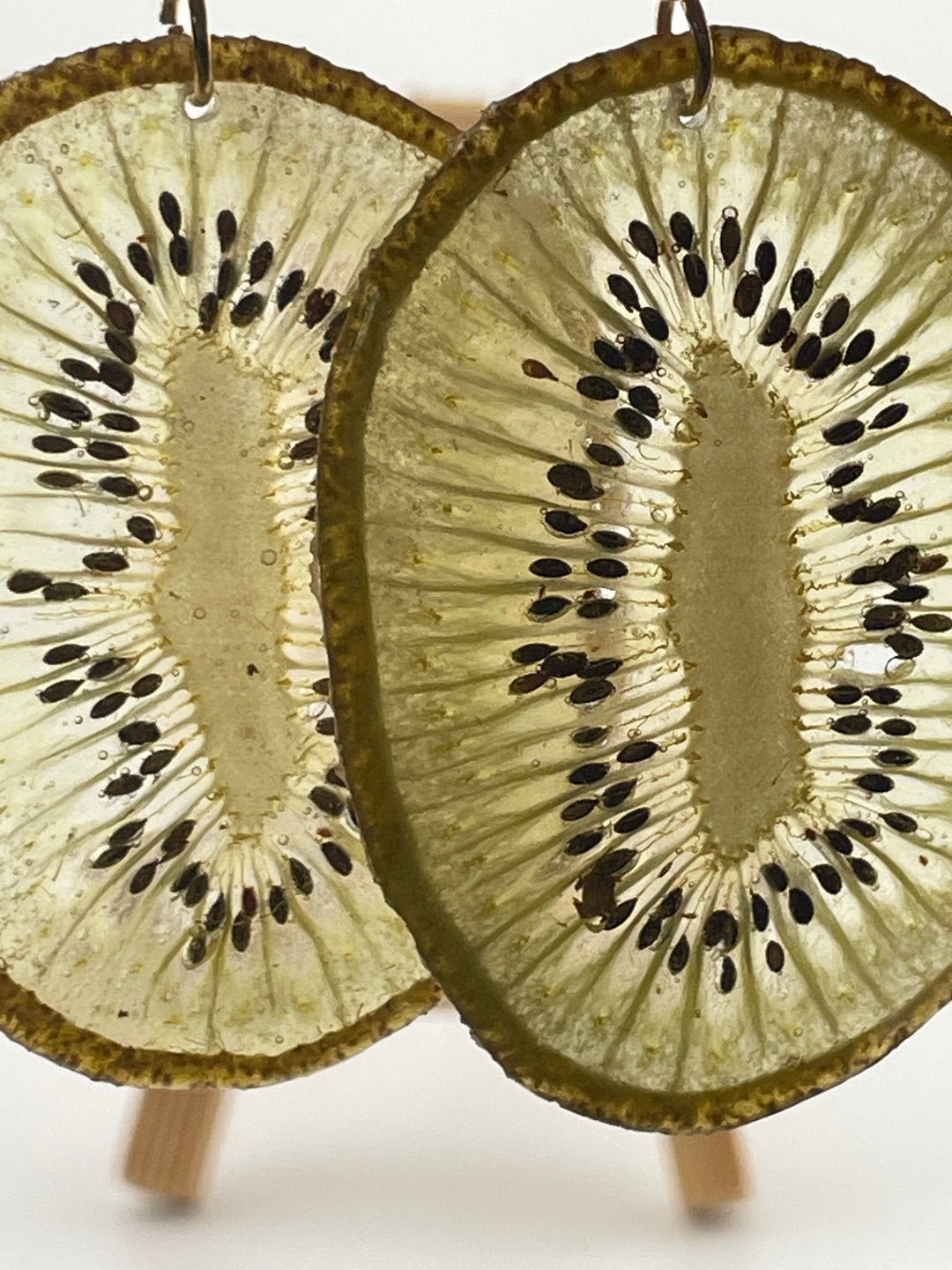 Full Kiwi Slice Dangle