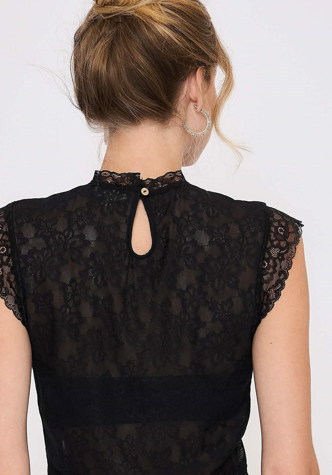 Sleeveless Floral lace Top