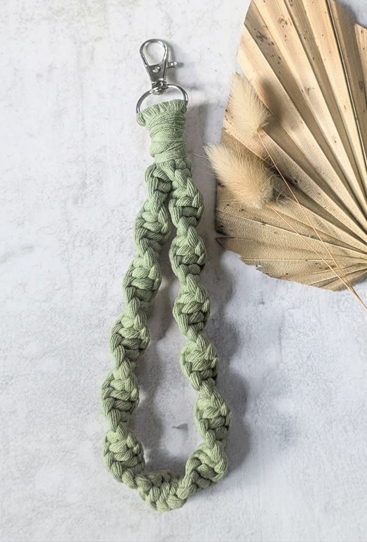 Spiral Macramé Wristlet