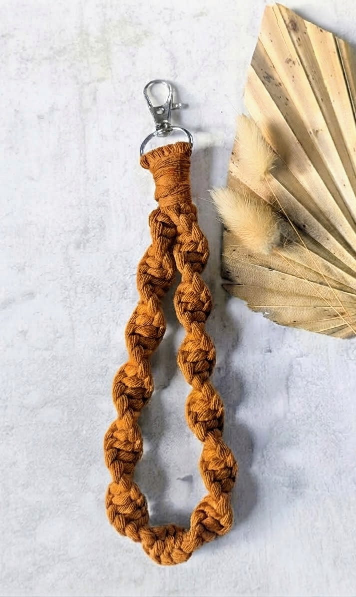 Spiral Macramé Wristlet