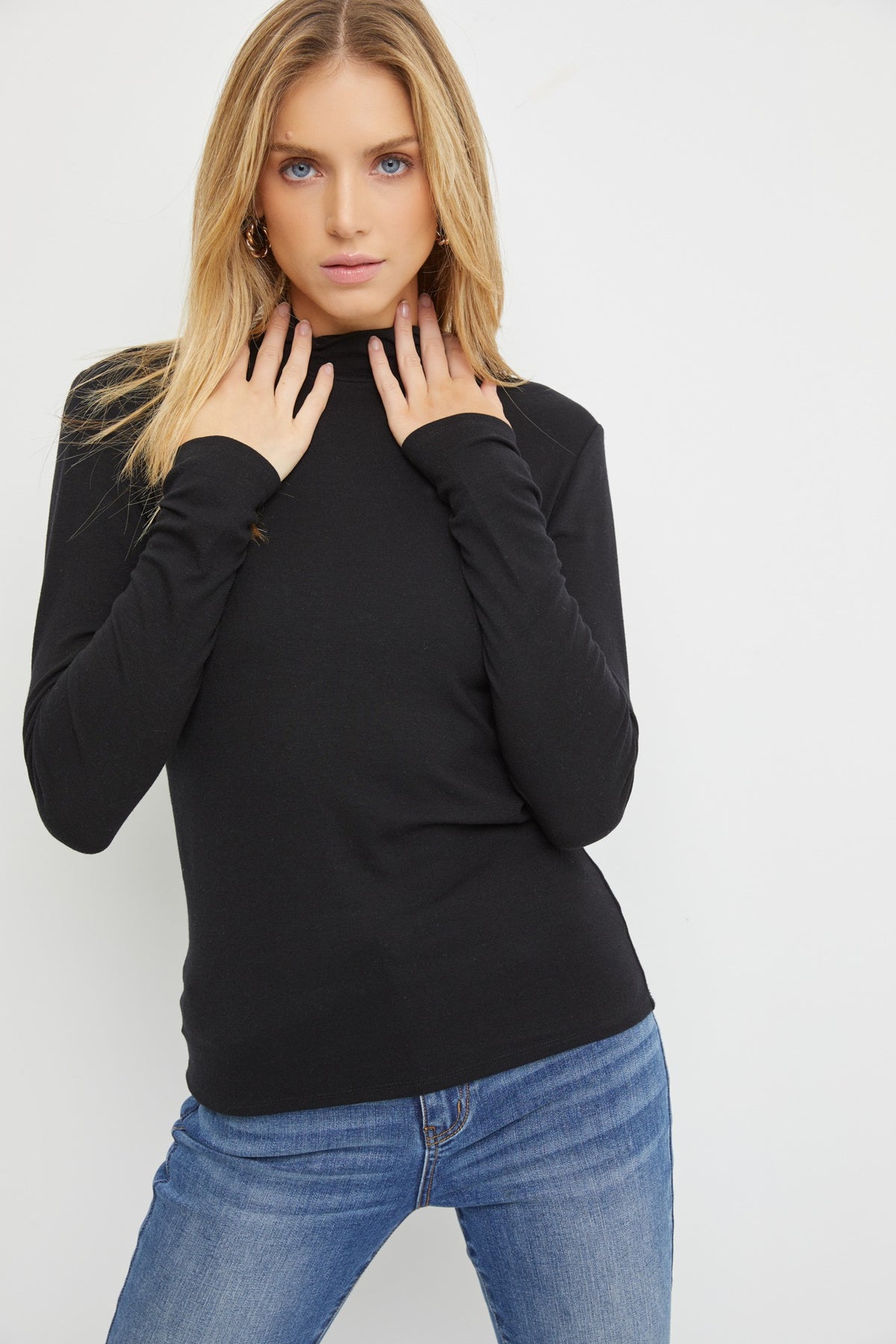 Turtle Neck Knit Top