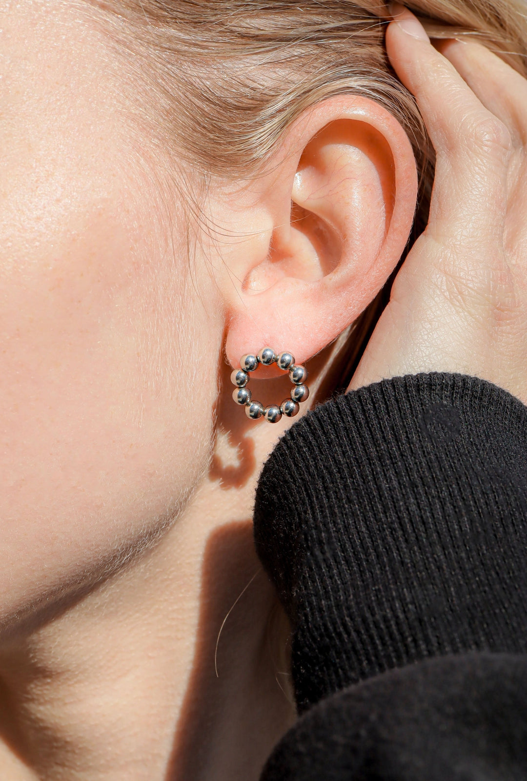 18K Circle Ball Studs