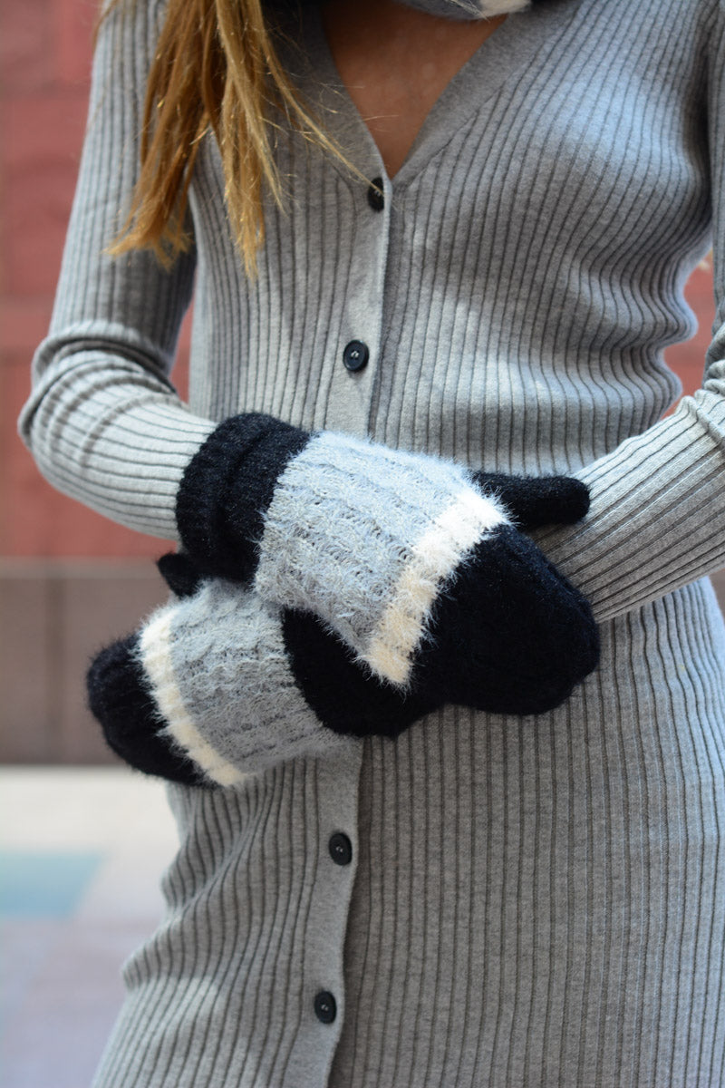 Wide Stripe Soft Mittens