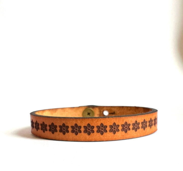 Dutch Floral Engraved Leather Bracelet