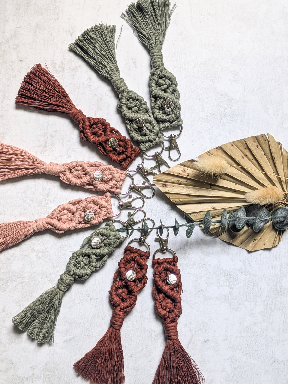 Mountain Charm Circle Macramé Key Chain