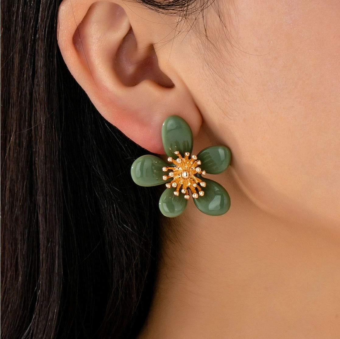 Vintage Resin Flower