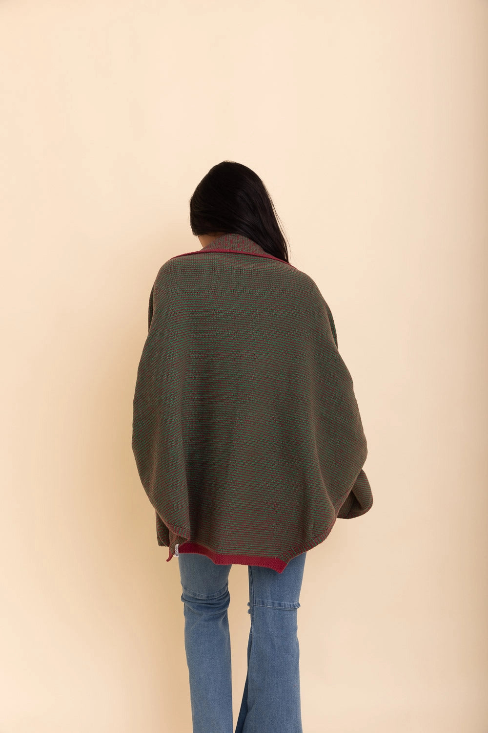 Contrast Collar Knit Wrap with Pockets