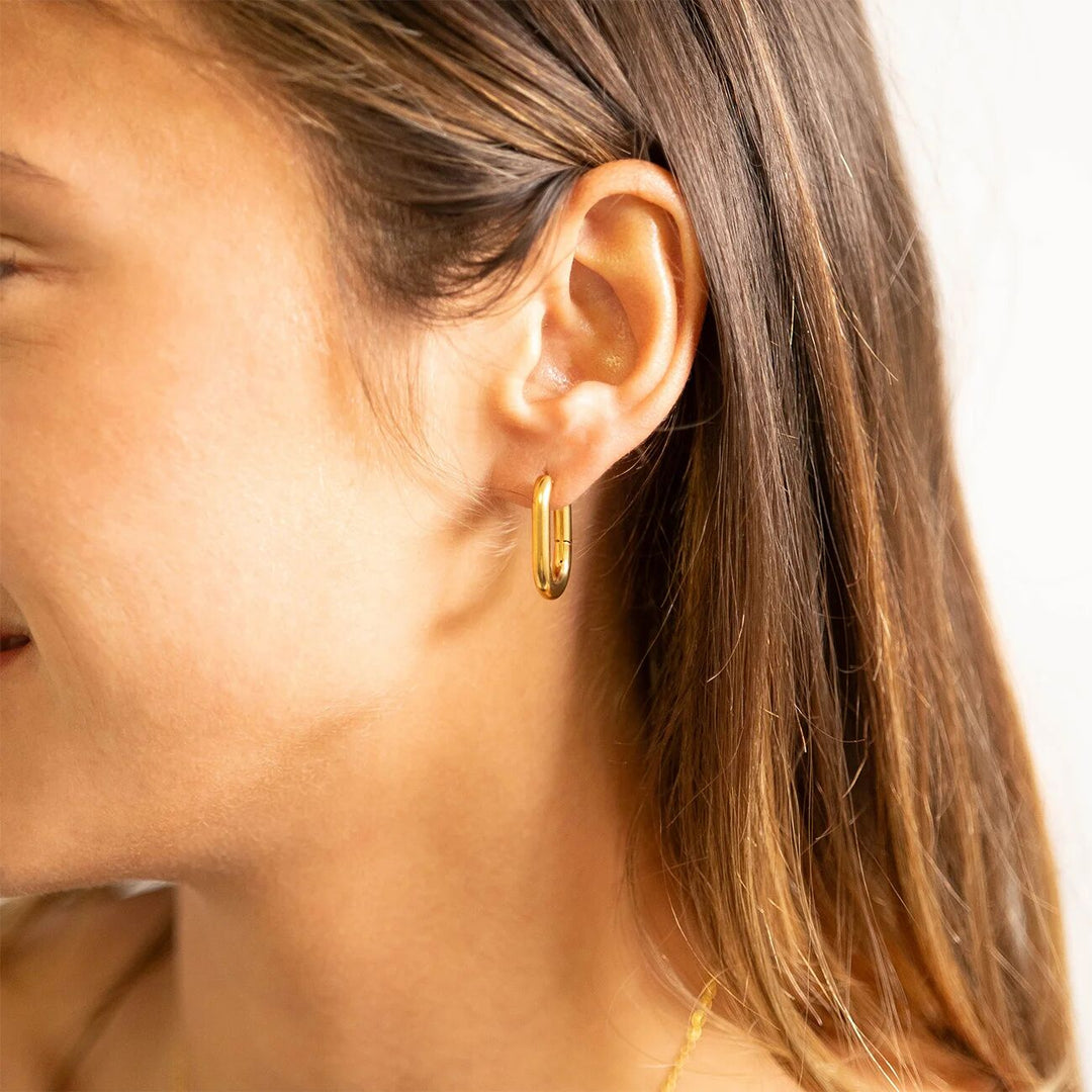 18K Oval Hoop Huggies