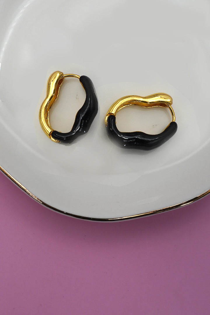 Organic Epoxy Dipped Huggies