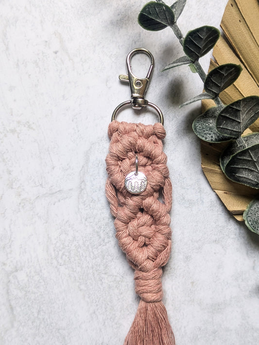 Mountain Charm Circle Macramé Key Chain