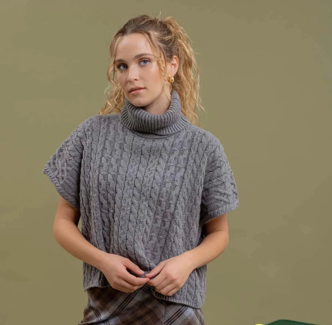 Short Sleeve Cable Knit Top