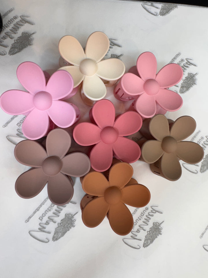 Matte Daisy Flower Clip