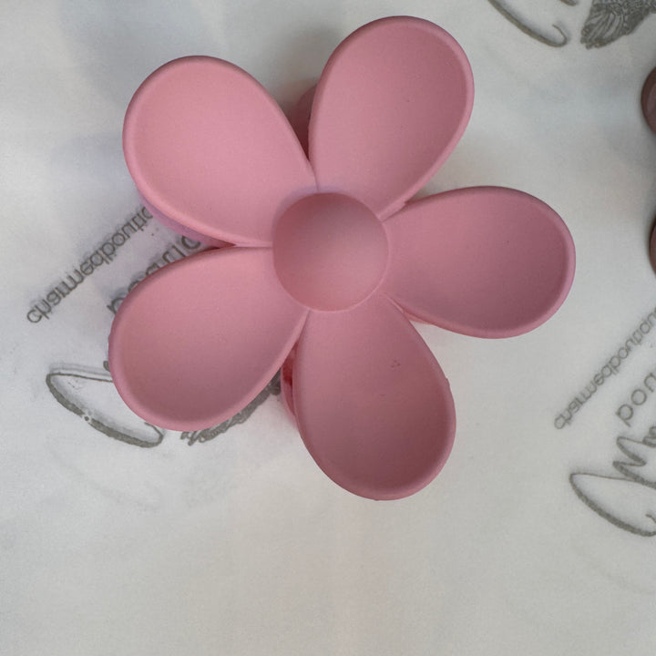 Matte Daisy Flower Clip