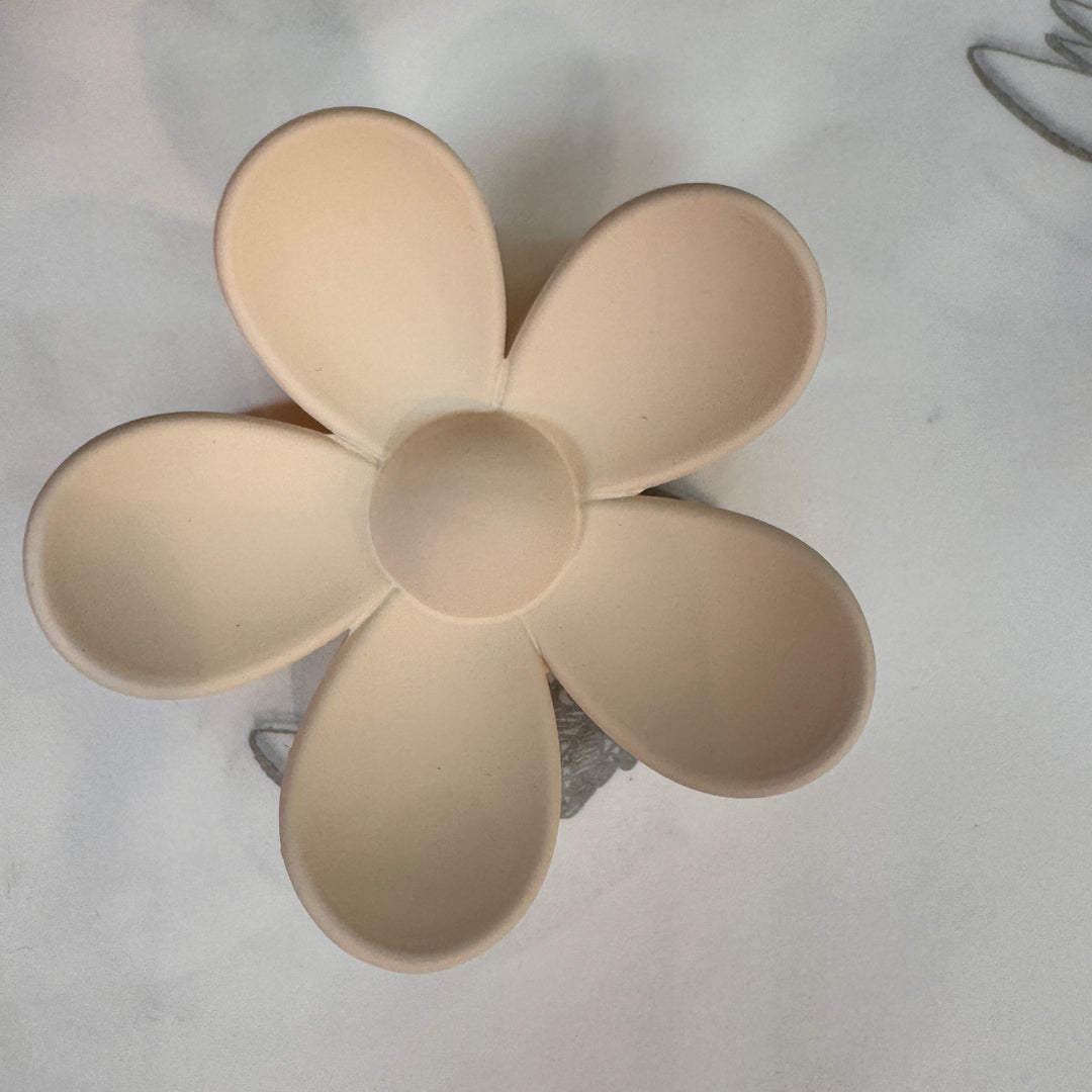 Matte Daisy Flower Clip