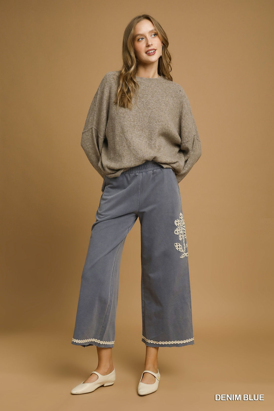 Lace Applique Cropped Terry Pants