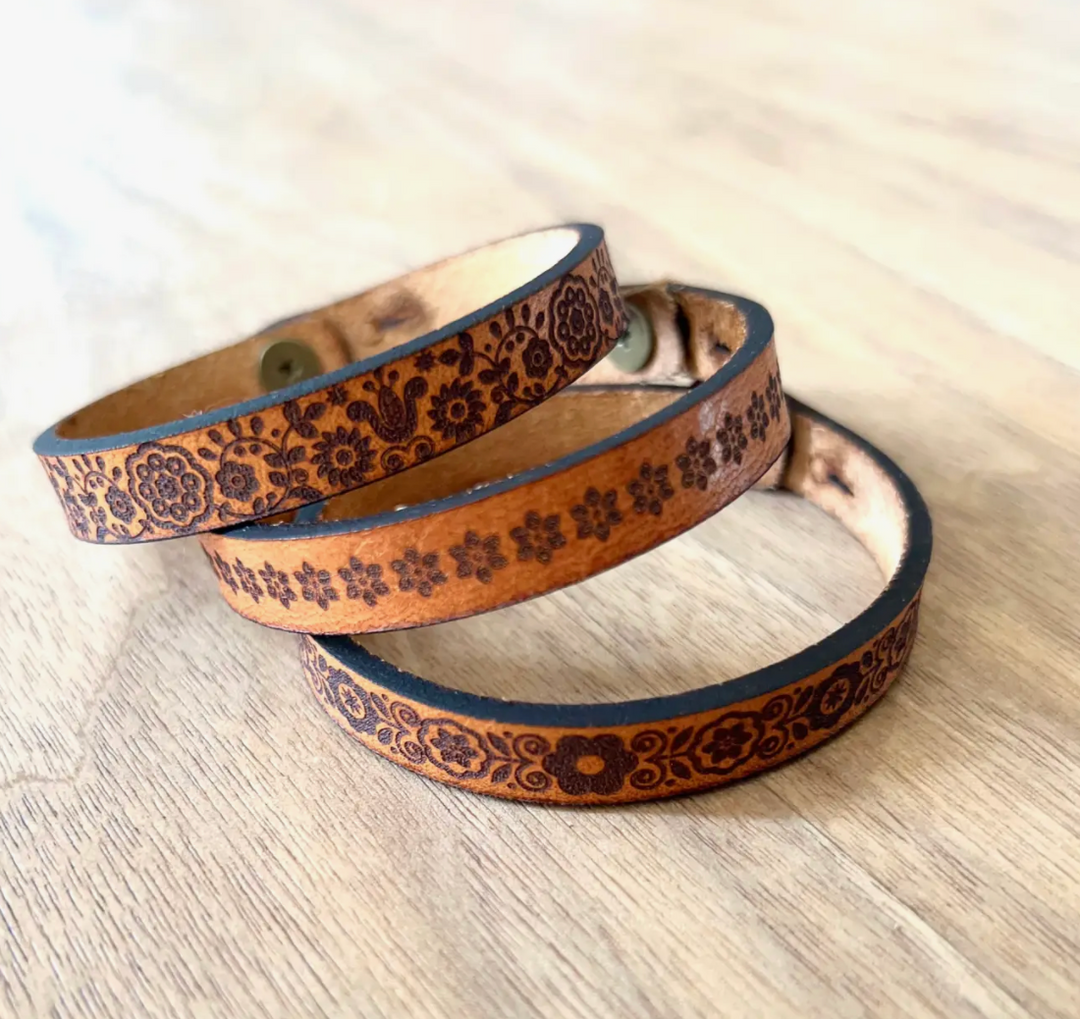 Dutch Floral Engraved Leather Bracelet