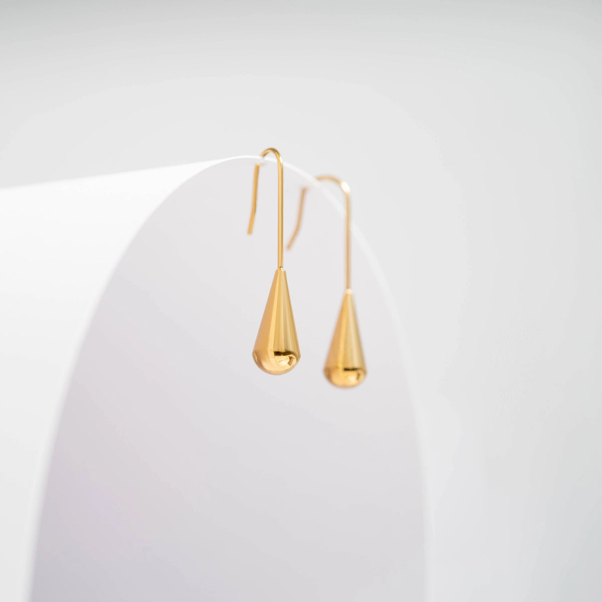 18K Droplet Dangle