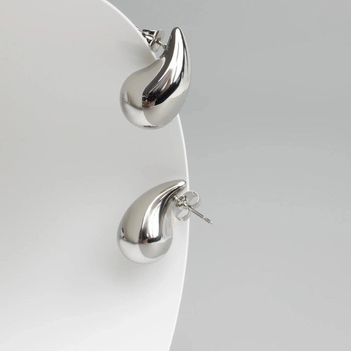 18K Gold Droplet Stud Earrings