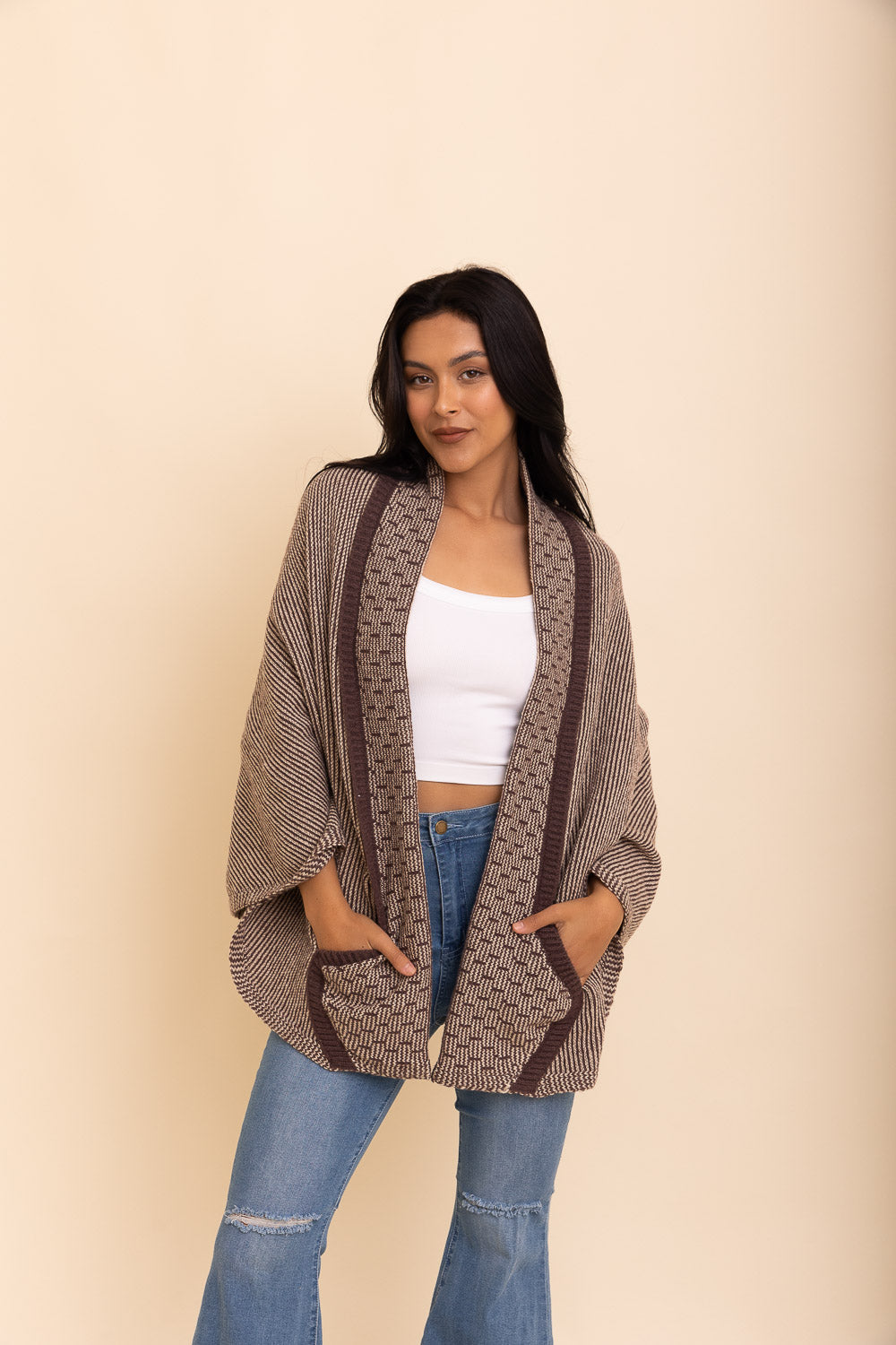 Contrast Collar Knit Wrap with Pockets