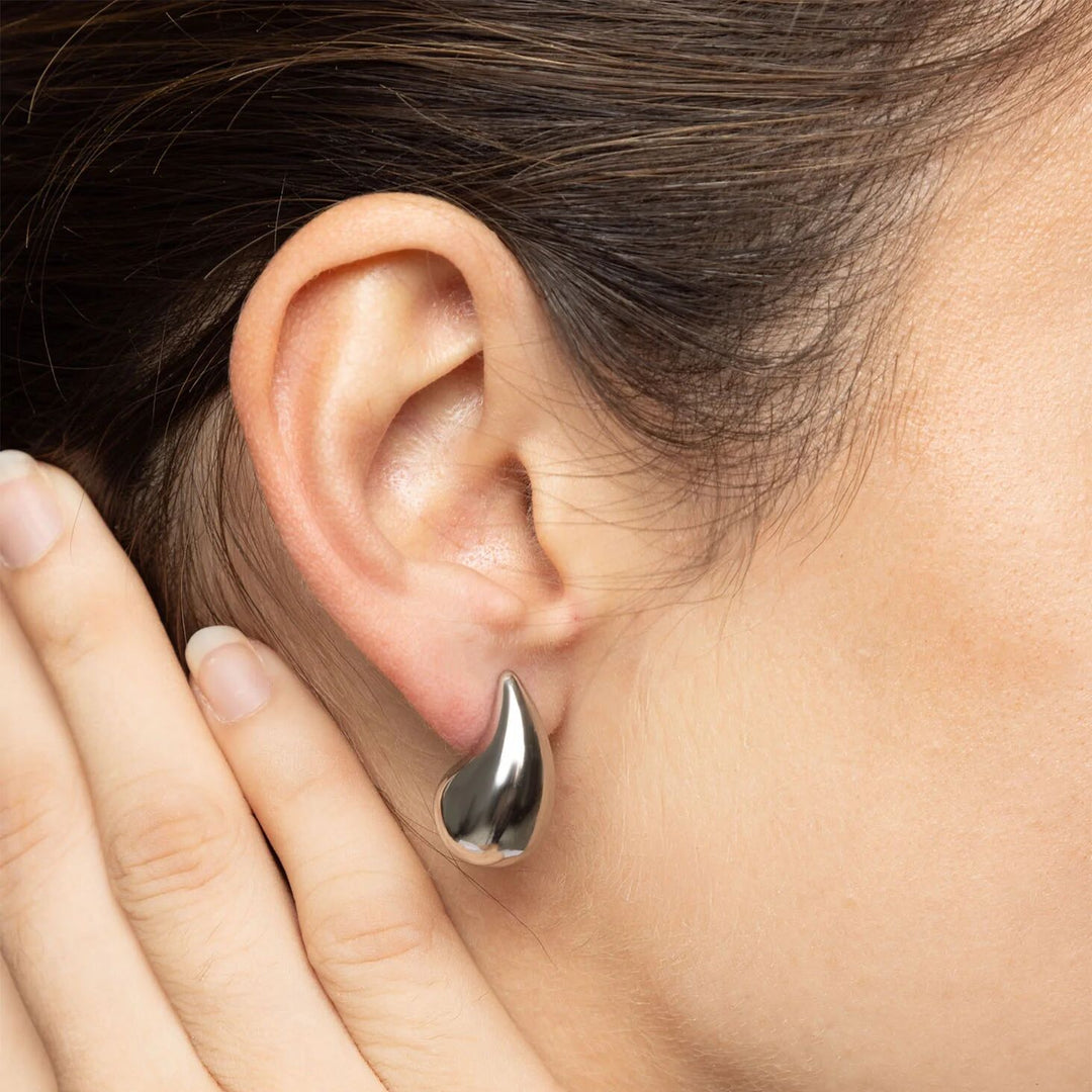 18K Gold Droplet Stud Earrings