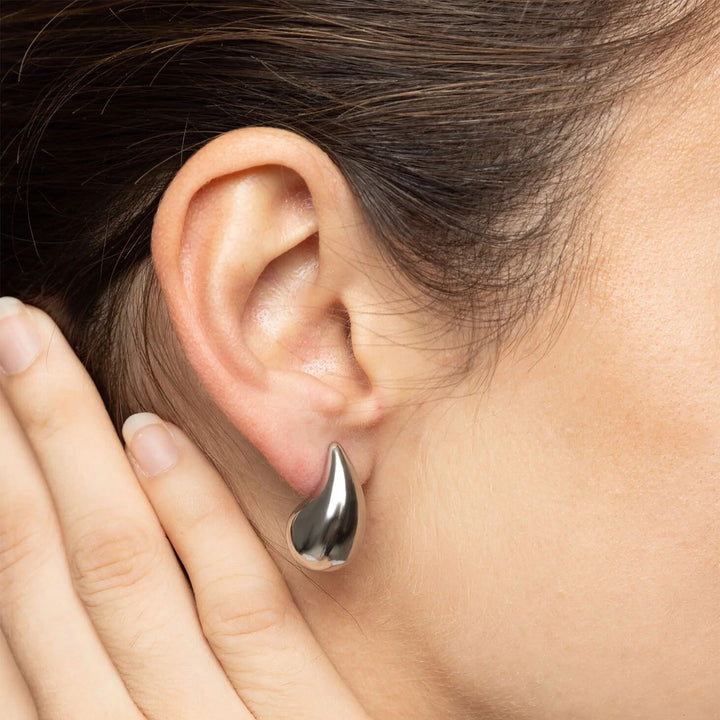 18K Gold Droplet Stud Earrings