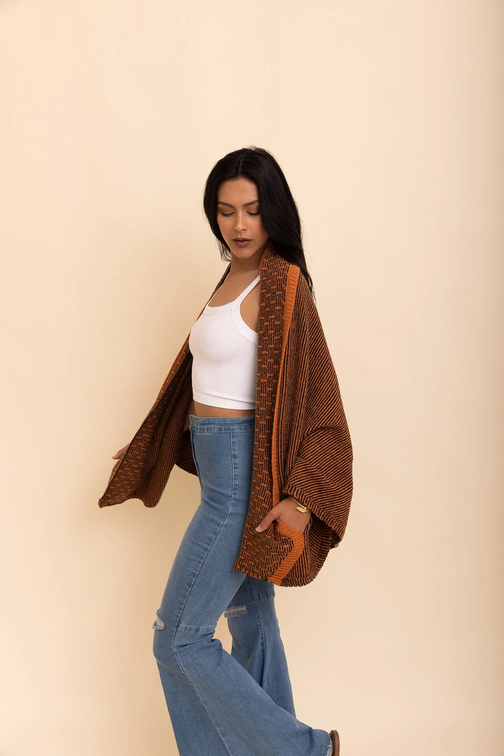 Contrast Collar Knit Wrap with Pockets