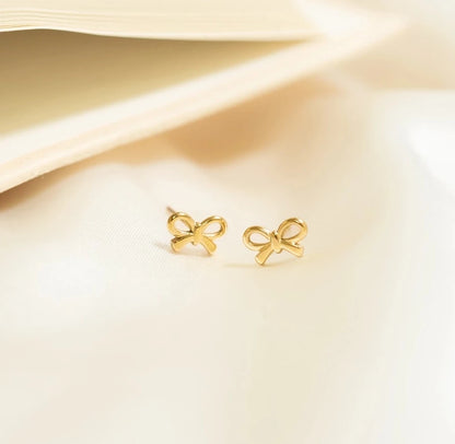 18K Gold Bow Studs