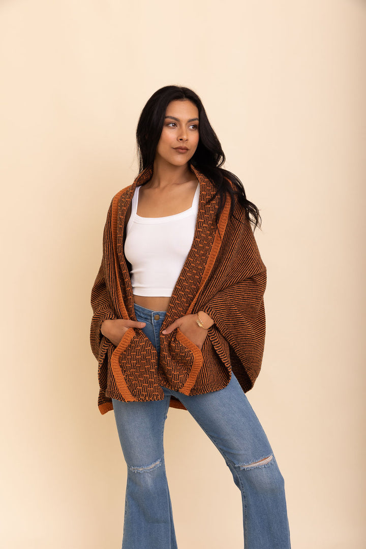 Contrast Collar Knit Wrap with Pockets
