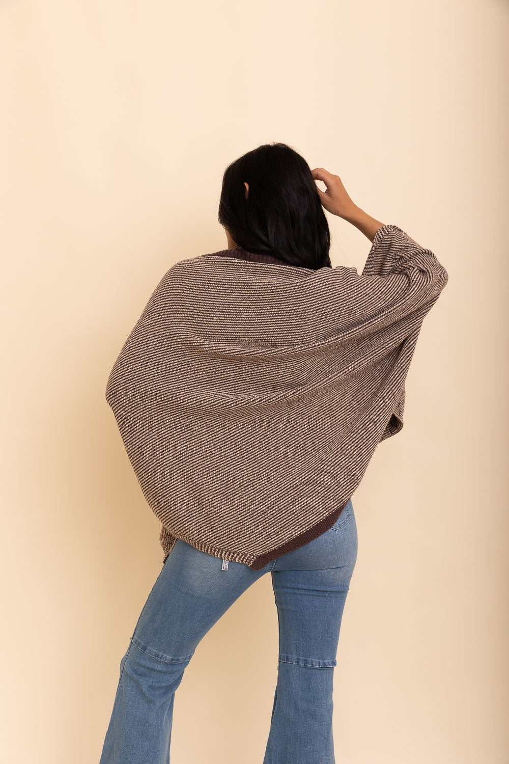 Contrast Collar Knit Wrap with Pockets